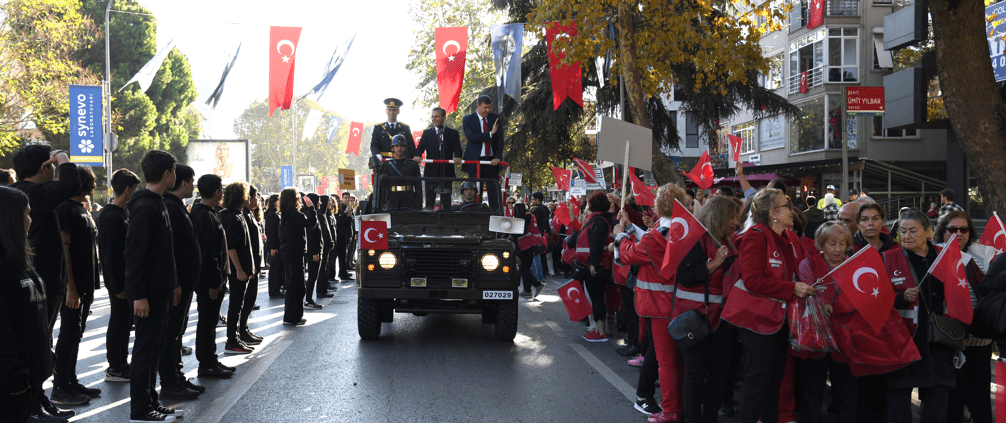 KADIKÖY'DE BÜYÜK CUMHURİYET YÜRÜYÜŞÜ ÖNCESİ RENKLİ GÖRÜNTÜLER 3 image 63