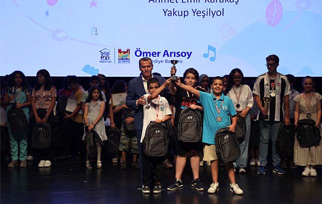 Zeytinburnu Belediyesi Bilgi Evleri Yaz Etkinlikleri Ödül Töreni ile Tamamlandı 1 Zeytinburnu Belediyesi Bilgi Evleri Yaz Etkinlikleri Ödül Töreni ile Tamamlandı