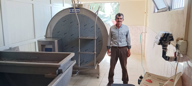 Antalya Büyükşehir Belediyesi’nden Elmalı Kışla’ya Süt Tankı Hibesi 1 Antalya Büyükşehir Belediyesi’nden Elmalı Kışla’ya Süt Tankı Hibesi