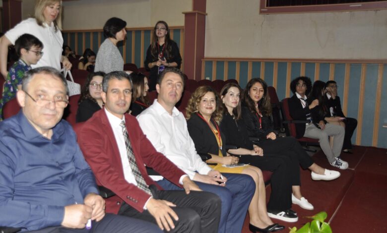 SHAOFMUN’25 Genç Diplomatlara İlham Verdi 1 Menemen’de Küresel Fikirler Sahne Aldı: SHAOFMUN’25 Genç Diplomatlara İlham Verdi