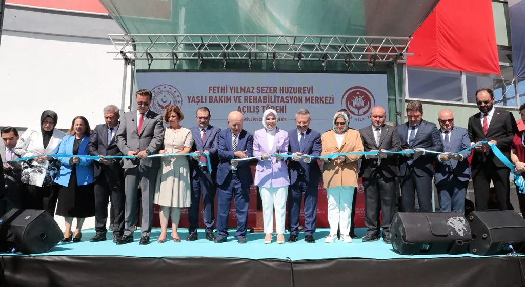 Aile Bakanı Göktaş’tan Eskişehir’de “Yaşlılık ve Aile” Mesajları