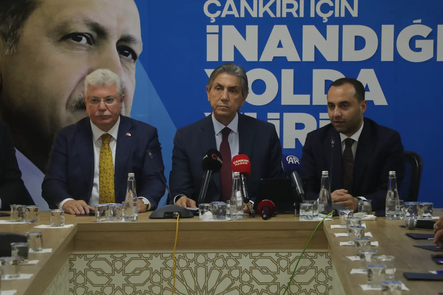 AK Parti Genel Başkan Yardımcısı Mustafa Demir: “Biz hizmet, muhalefet hezimet belediyeciliği yapıyor”