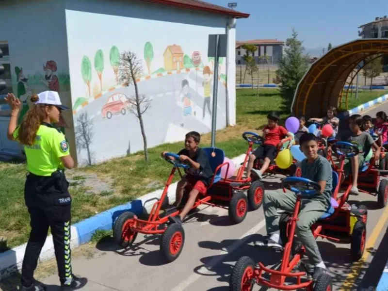 Aksaray’da Öğrencilere Trafik Güvenliği Eğitimi: 9 Ayda 16 Bin Çocuğa Ulaşıldı