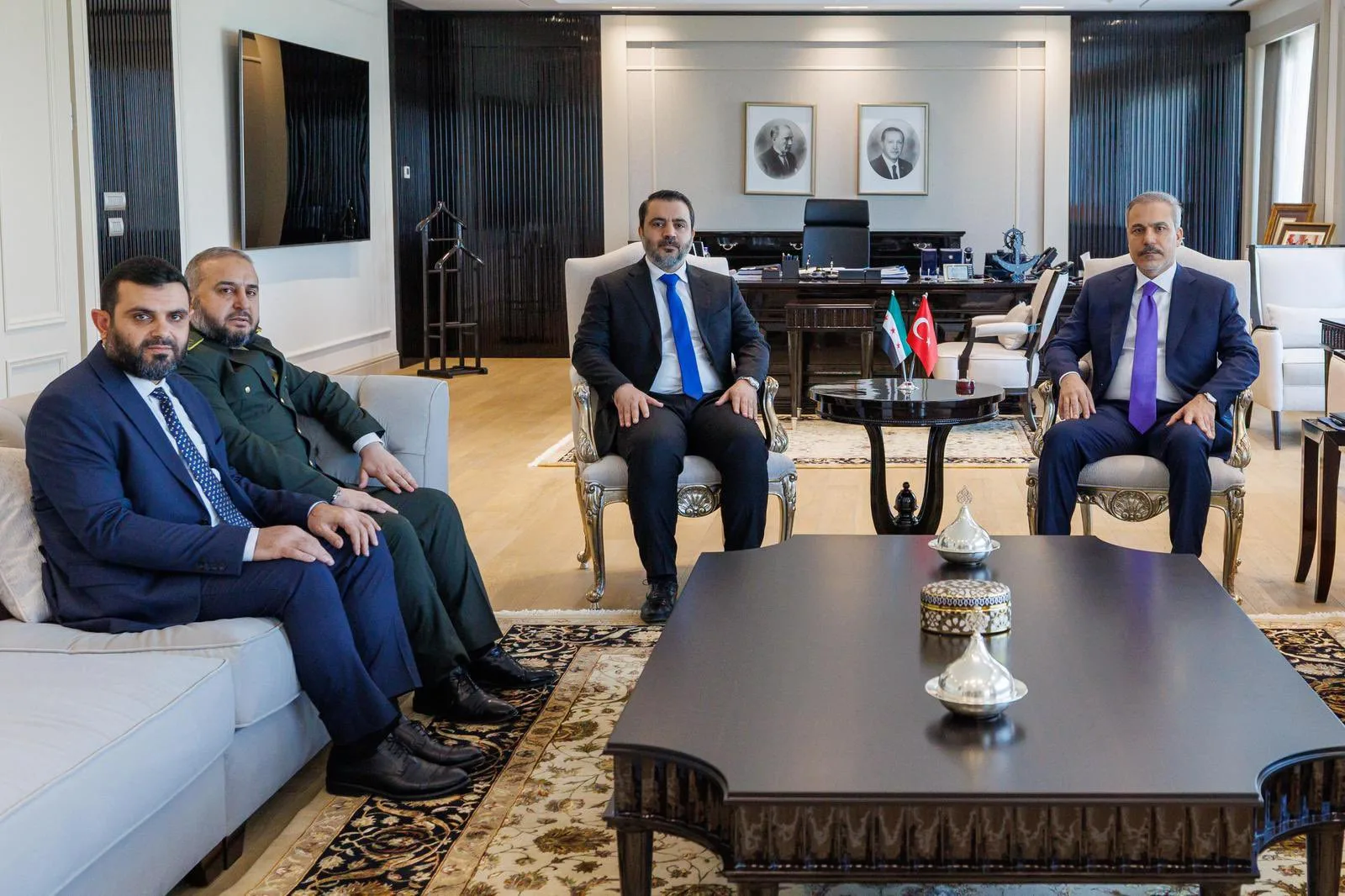 Bakan Fidan’dan YPG/SDG’ye Sert Uyarı: “Biz enayi değiliz, durduğunuz yer yer değil”