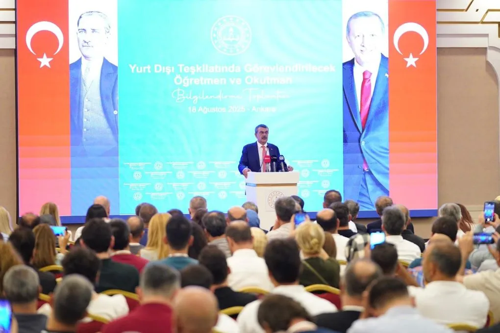 Bakan Tekin: “Yurt Dışında Türk İnsanına Yakışır Şekilde Ülkemizi Temsil Edin”