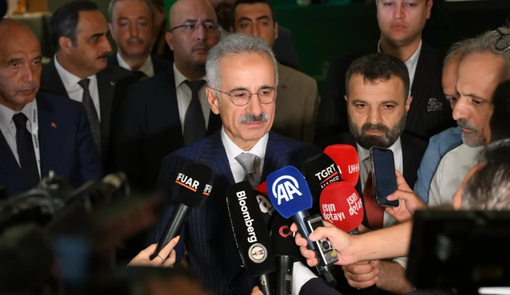 Bakan Uraloğlu: 5G İhalesi Ekim’de, 2026’da İlk Sinyaller