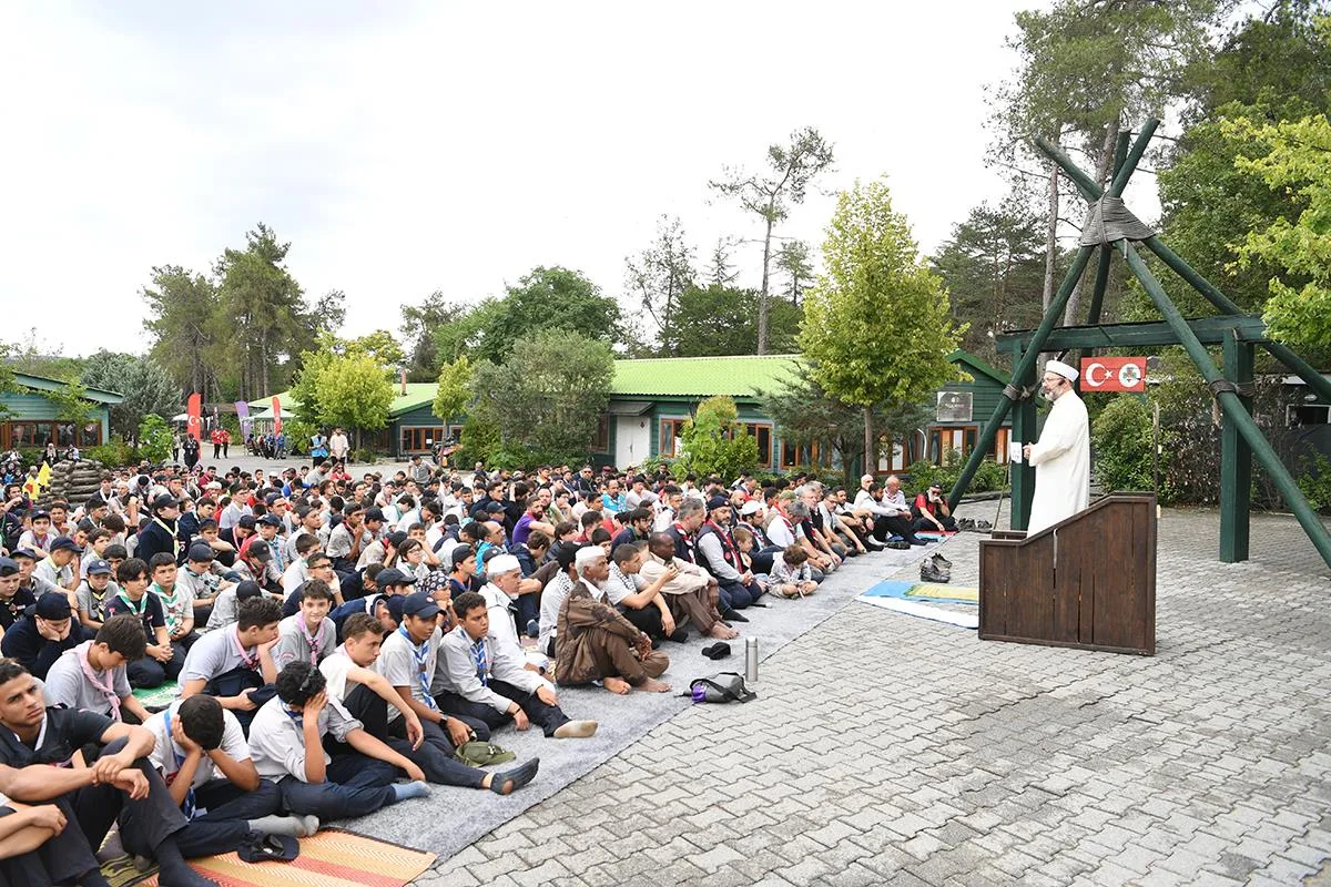 Diyanet Isleri Baskani Erbas Istanbuldaki Kudus Ve Filistin Kampinda Genclere Seslendi 87