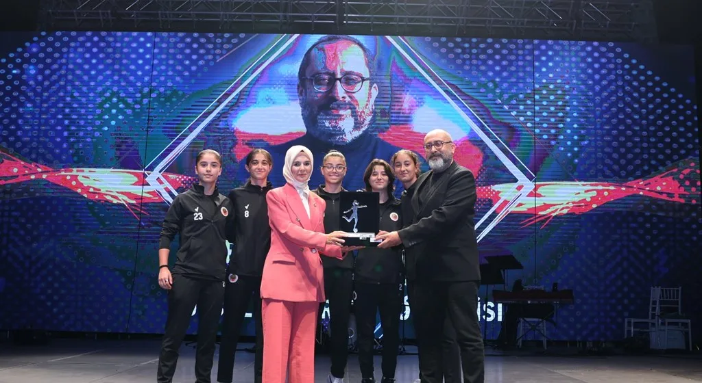 Kadın Futbolunda İlham Veren Buluşma: Kristal Ayaklar Ödülleri