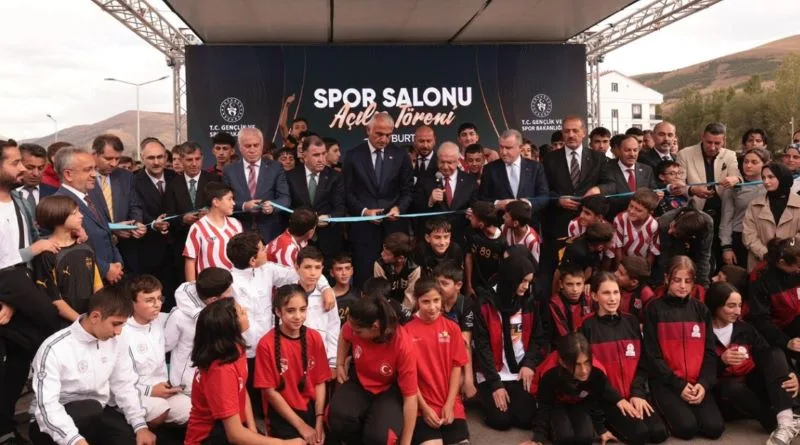Bayburt Spor Salonu açılışı, bakanlardan yatırım mesajı