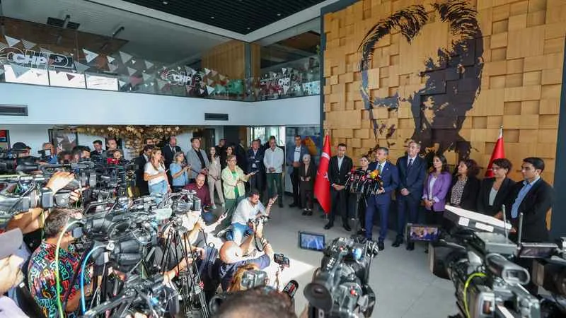 CHP Lideri Özel: “İktidar yürüyüşümüz araçsallaştırılmış mahkemelerle engellenemez”