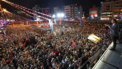 CHP Lideri Özgür Özel’den Kadıköy Mitinginde Sert Mesajlar: “Bizi şiddete çekemezler, eve de gönderemezler”