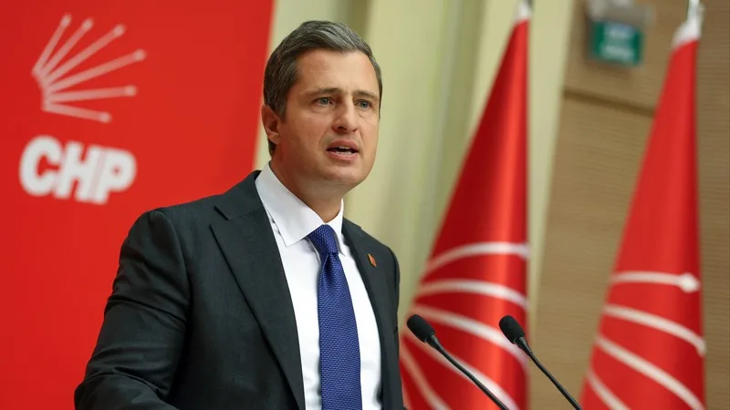 Deniz Yücel, CHP kurultay davası için: “Bu davaları açanlar CHP’li değil iktidarın aparatları”