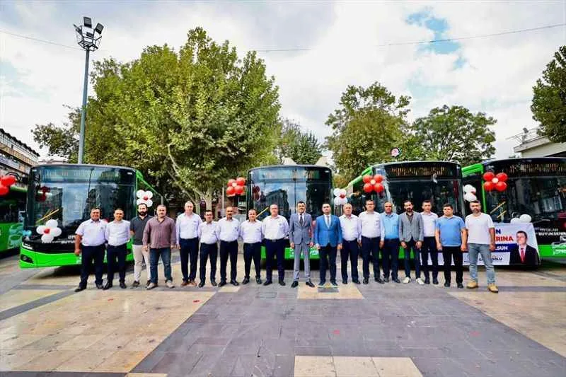 Denizli Büyükşehir, toplu ulaşıma 30 yeni otobüs kattı
