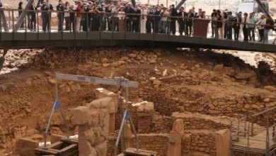 Göbeklitepe’de yeni keşif: İnsan heykeli gün yüzüne çıkarıldı