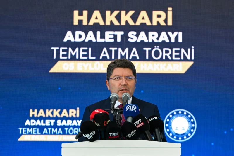 “Terörsüz Türkiye” Çağrısı Hakkari’den: Adalet Sarayı’nın temeli atıldı