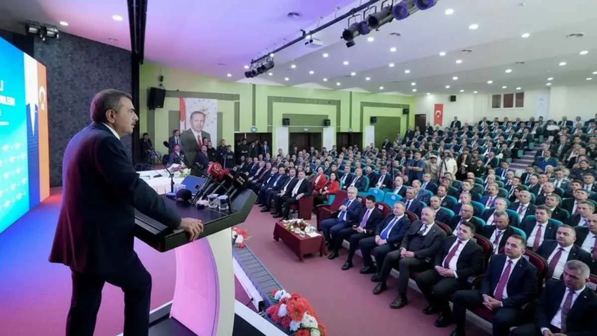 Bakan Tekin, Erzurum’da İlçe Millî Eğitim Müdürleri Toplantısı’nda