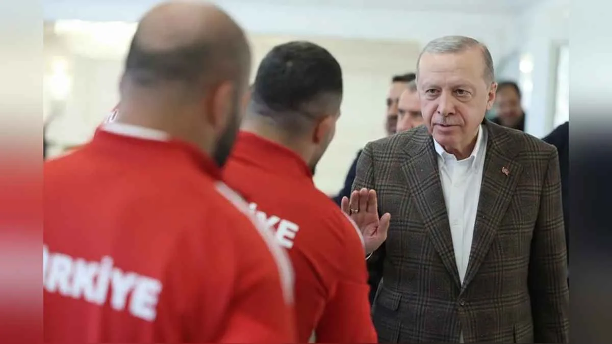 Erdoğan, CW Enerji Yağlı Güreş Ligi şampiyonlarını kabul etti