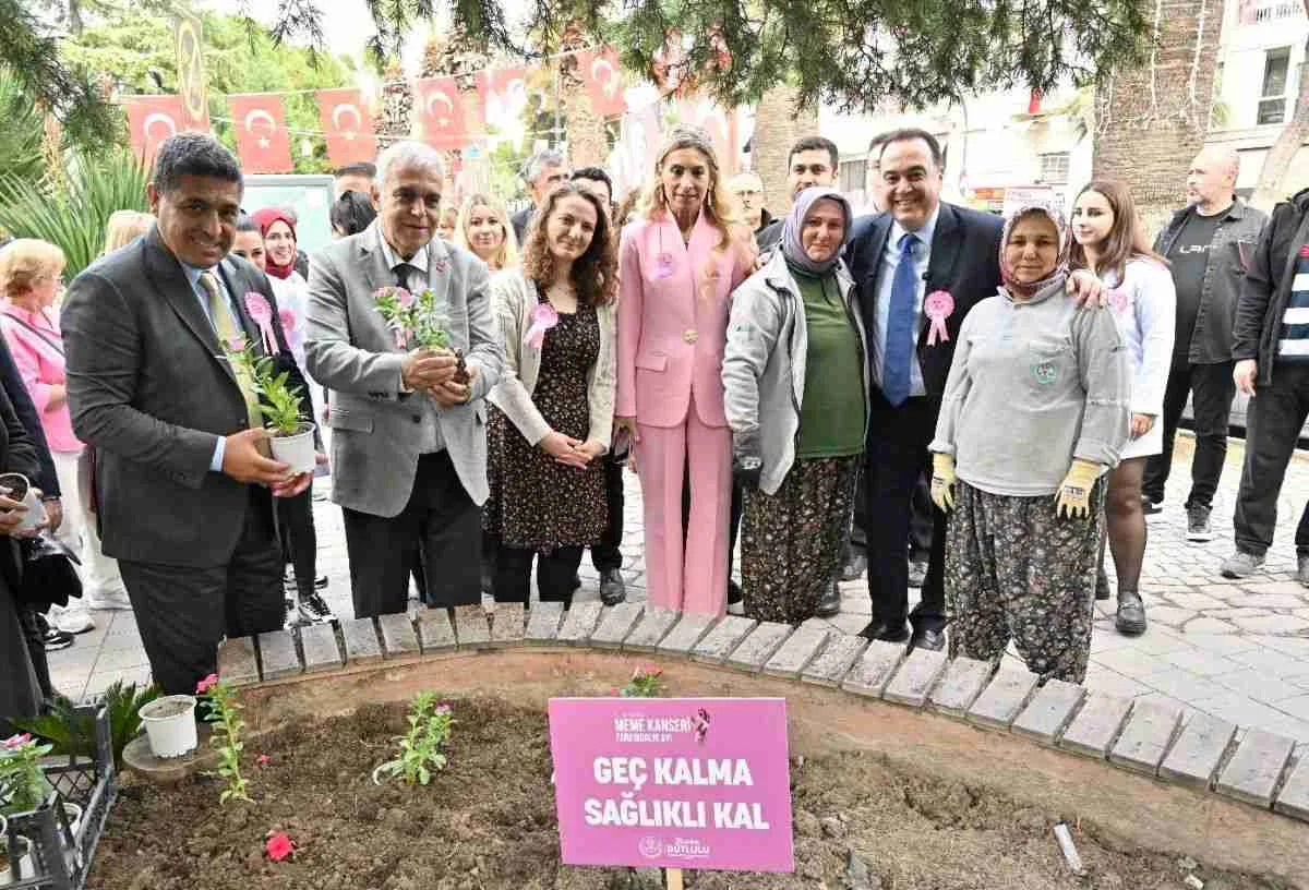 Manisa’da Meme Kanseri Farkındalık etkinliği: Pembe çiçekler toprakla buluştu