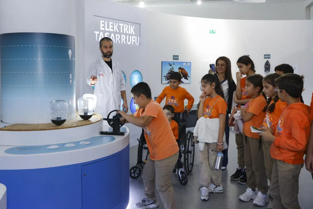 Mersin’de Mercan Bilim Merkezi 120 düzenek ve planetaryumla açıldı
