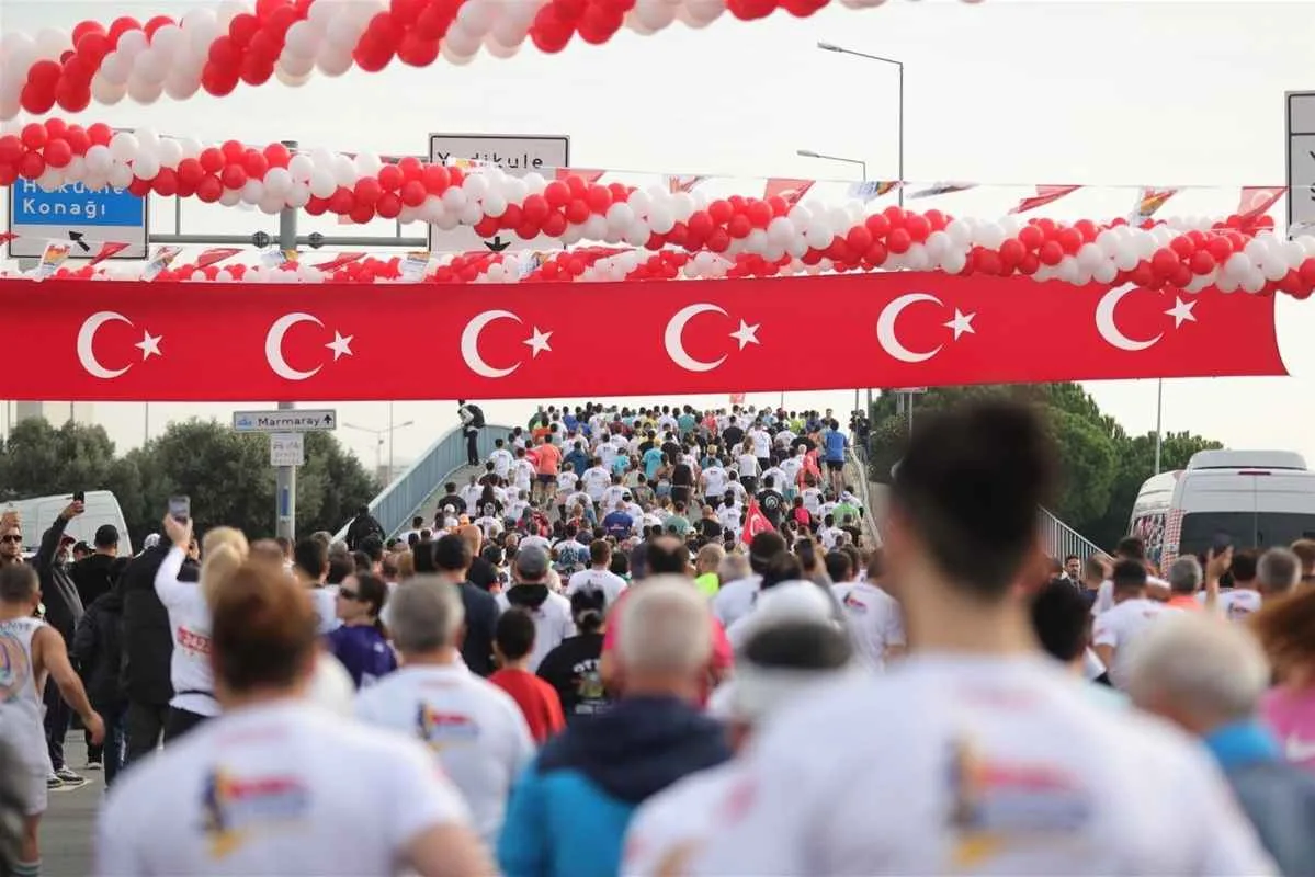 Zeytinburnu Cumhuriyet Koşusu: 10 km parkurda spor ve Cumhuriyet coşkusu buluştu