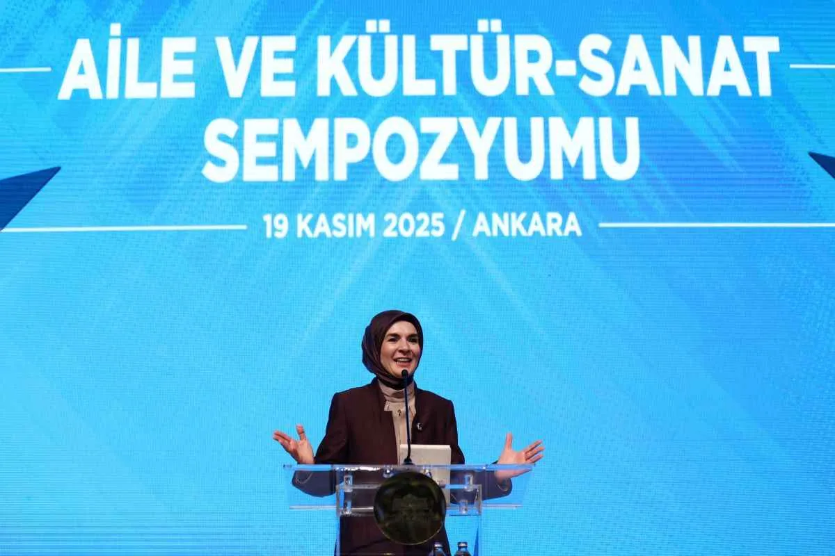 Aile ve Kültür-Sanat Sempozyumu Başladı: Modern Yaşamın Aile Üzerindeki Etkileri Tartışıldı