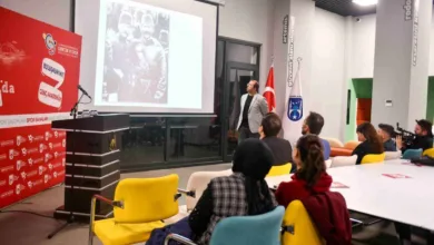 “Anavatan Rumeli’den Yeni Vatan Ankara’ya” konferansı gençleri tarih yolculuğuna çıkardı